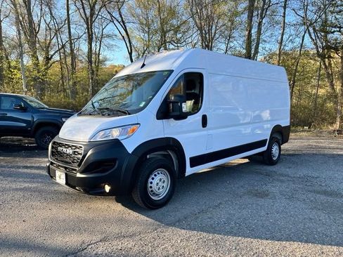 Used 2025 RAM ProMaster 3500 w/ Convenience Group FWD image 2
