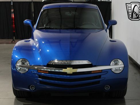 Used 2006 Chevrolet SSR w/ Preferred Equipment Group image 15