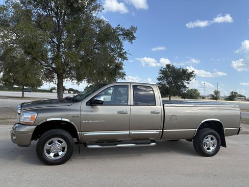 Used 2006 Dodge Ram 2500 Truck Laramie AWD/4WD image 6
