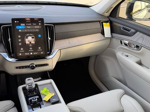 New 2026 Volvo XC90 T8 Ultra w/ Protection Package Premier AWD/4WD image 11