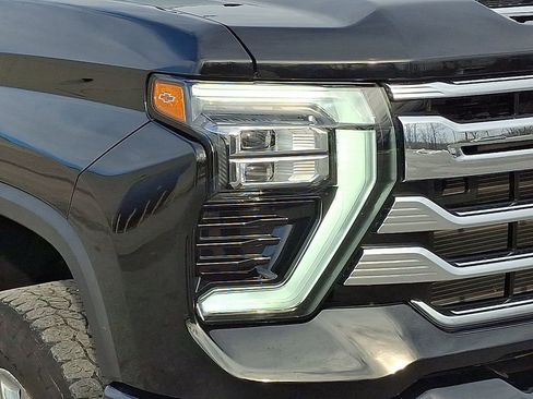Used 2024 Chevrolet Silverado 3500 High Country w/ High Country Premium Package image 13