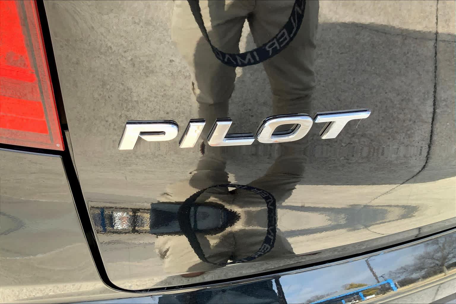 Used 2017 Honda Pilot Elite image 10