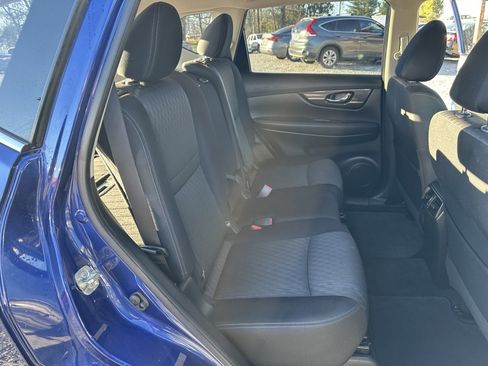 Used 2019 Nissan Rogue SV w/ Premium Package image 19