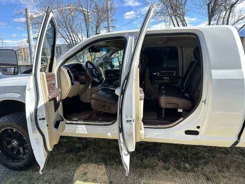 Used 2017 RAM 3500 Laramie Longhorn w/ Convenience Group image 32