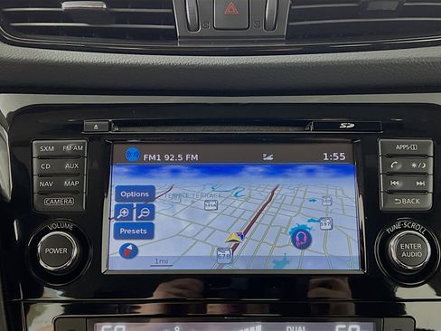 Used 2017 Nissan Rogue Sport SV w/ SV Premium Package image 27