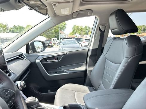 Used 2025 Toyota RAV4 XLE Premium w/ Weather Package AWD/4WD image 31