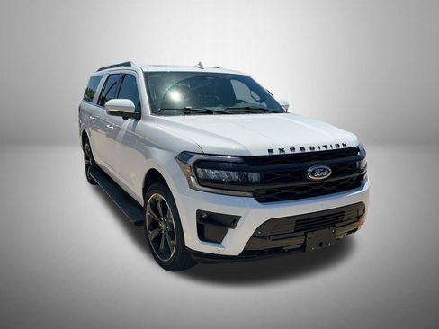 Used 2023 Ford Expedition Max Limited AWD/4WD image 3