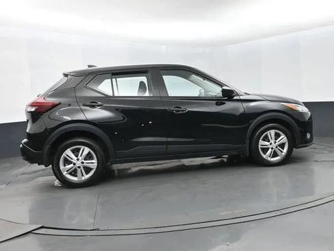 Used 2024 Nissan Kicks S w/ Interior Electronics Package FWD image 4
