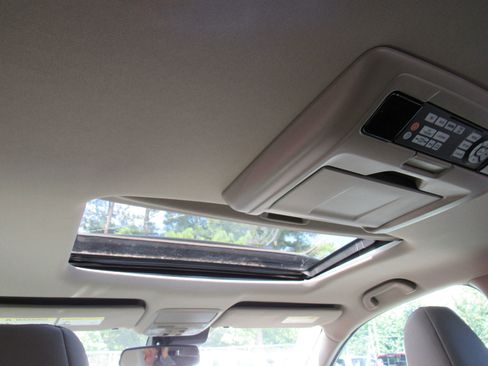 Used 2018 Honda Pilot Touring image 25