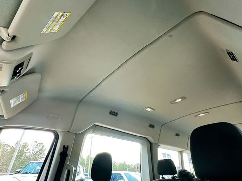 Used 2022 Ford Transit 350 XLT image 11