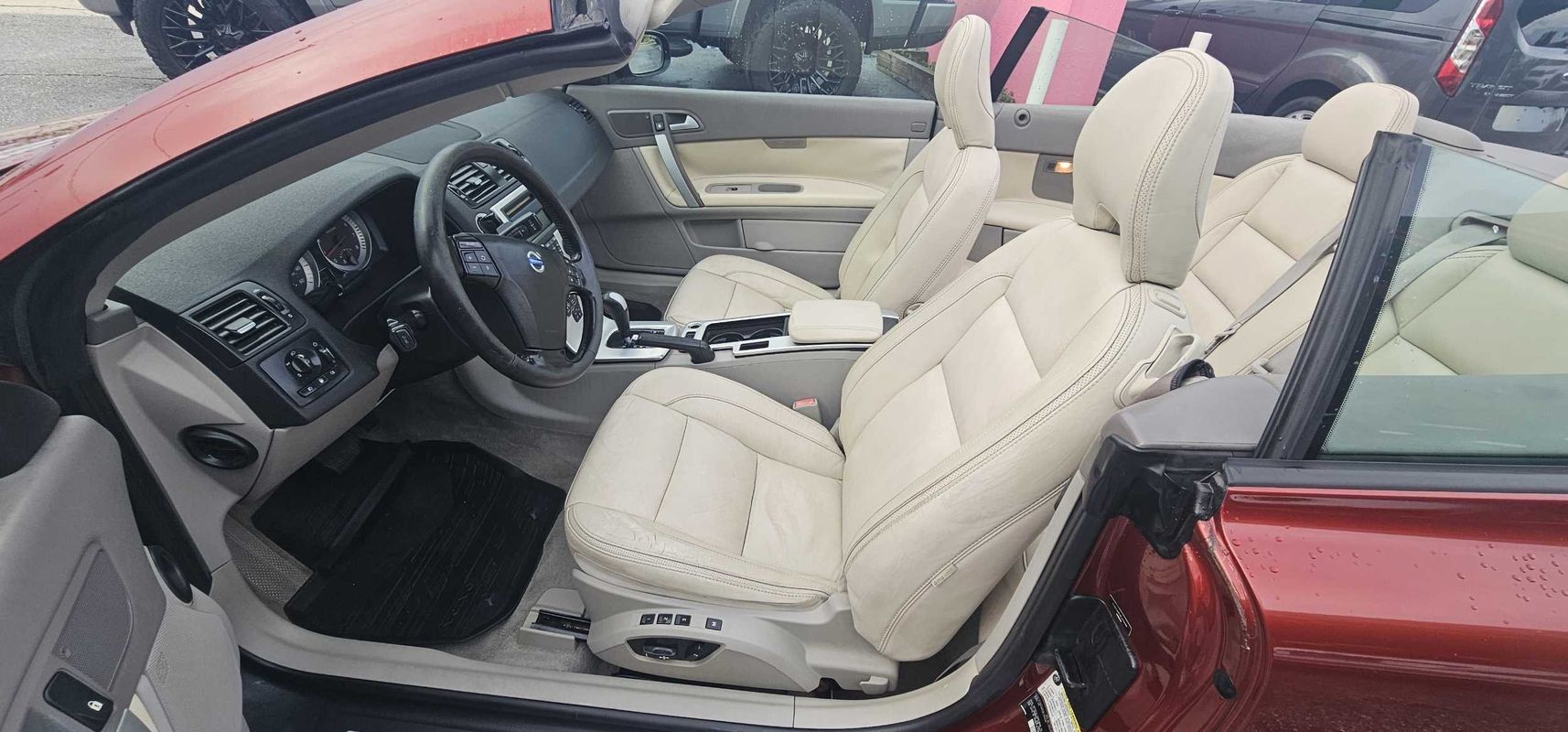 Used 2011 Volvo C70 T5 w/ Convenience Pkg FWD image 10