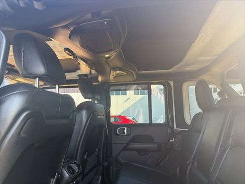 Used 2024 Jeep Wrangler Unlimited Rubicon 4xe image 15