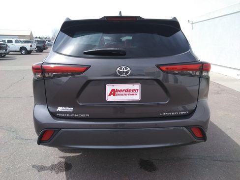 Used 2021 Toyota Highlander Limited AWD/4WD image 6