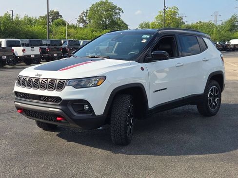 Certified 2025 Jeep Compass Trailhawk AWD/4WD image 5