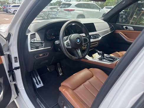 Used 2022 BMW X7 xDrive40i w/ M Sport Package image 4