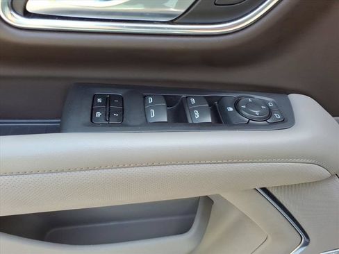 Used 2024 GMC Yukon SLT AWD/4WD image 24