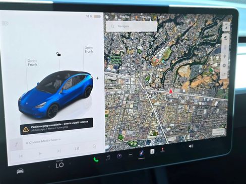 Used 2023 Tesla Model Y Performance AWD/4WD image 18