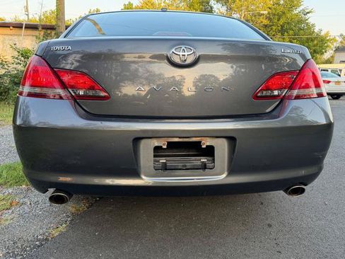 Used 2010 Toyota Avalon Limited FWD image 5