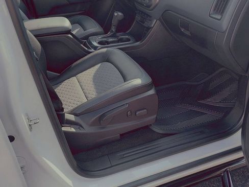 Used 2015 Chevrolet Colorado Z71 image 5