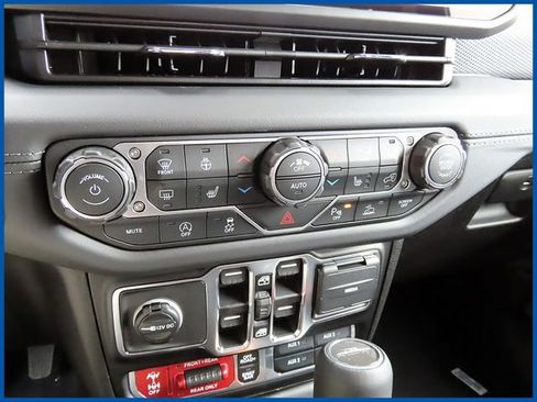 New 2026 Jeep Gladiator Rubicon image 18