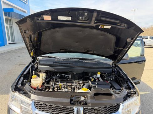 Used 2019 Dodge Journey SE FWD image 31