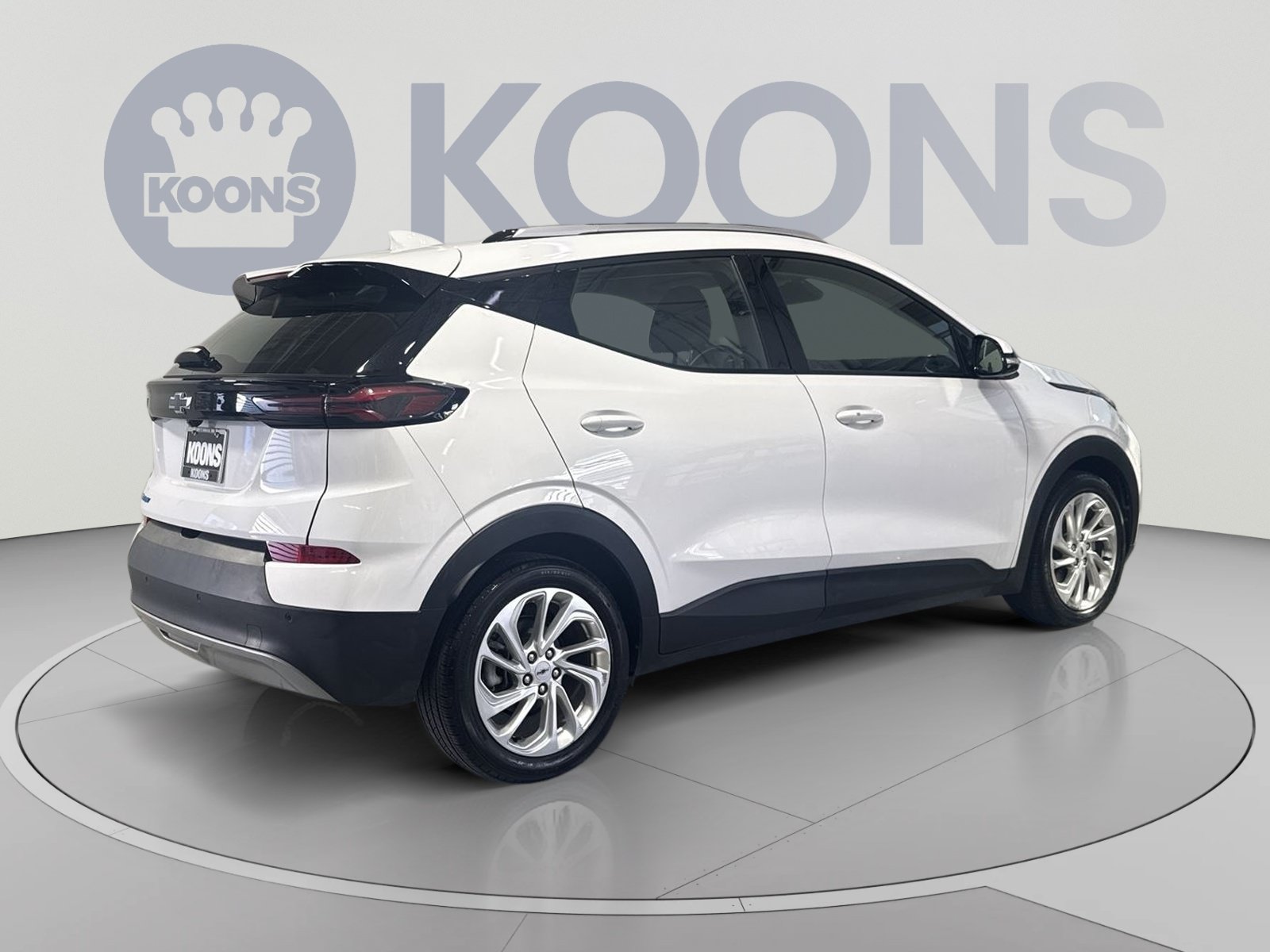 Used 2023 Chevrolet Bolt EUV LT w/ Comfort Package FWD image 11