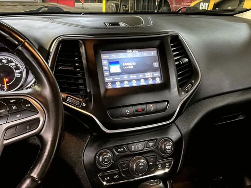 Used 2021 Jeep Cherokee Latitude Lux image 6