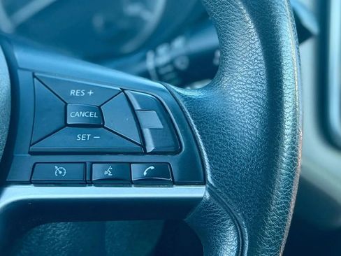 Used 2020 Nissan Versa SV image 17