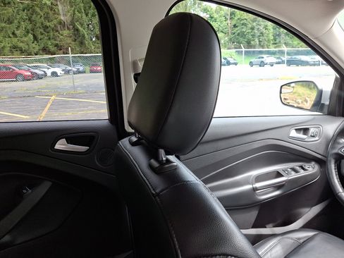 Used 2019 Ford Escape Titanium AWD/4WD image 13