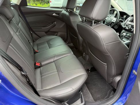 Used 2013 Ford Focus Titanium w/ Titanium Handling Pkg FWD image 17