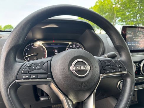 Used 2025 Nissan Sentra SV FWD image 25