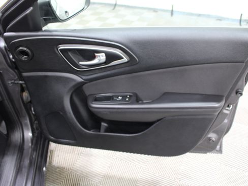 Used 2015 Chrysler 200 Limited w/ Convenience Group FWD image 23