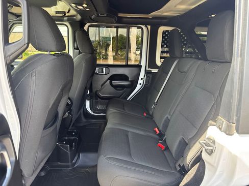 Used 2021 Jeep Wrangler Unlimited Sport AWD/4WD image 13
