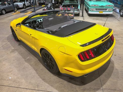 Used 2016 Ford Mustang GT Premium w/ Equipment Group 401A RWD image 16
