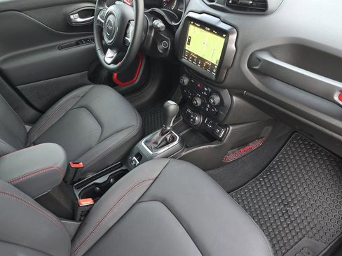 Used 2023 Jeep Renegade Trailhawk w/ Trailhawk Elite Group image 13