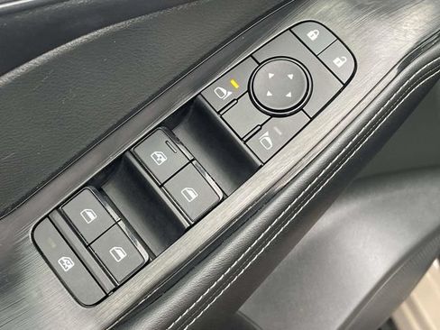 Used 2025 Nissan Rogue SV FWD image 17