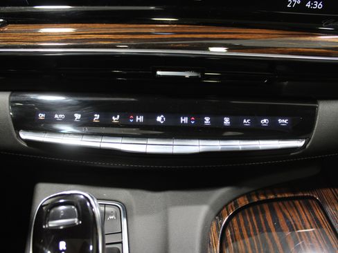 Used 2022 Cadillac Escalade ESV Premium Luxury w/ Performance Package image 21