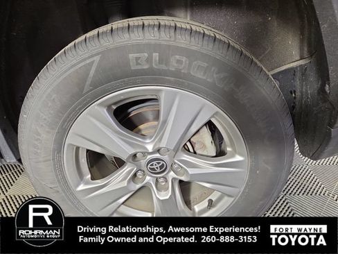 Used 2024 Toyota RAV4 XLE FWD image 11