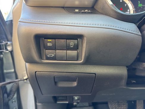 Used 2023 Toyota Highlander XLE image 23