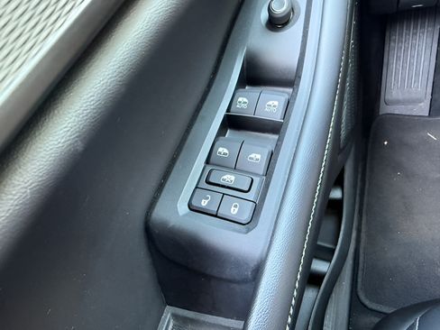 Used 2023 Jeep Grand Cherokee Laredo w/ Luxury Tech Group I AWD/4WD image 19