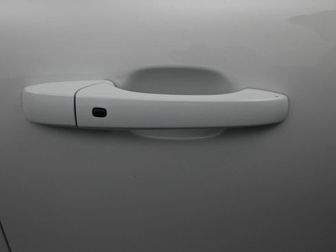 Used 2022 Dodge Durango SXT w/ Anodized Platinum Package image 6