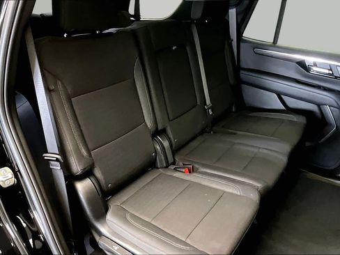 Used 2025 Chevrolet Tahoe LS RWD image 18