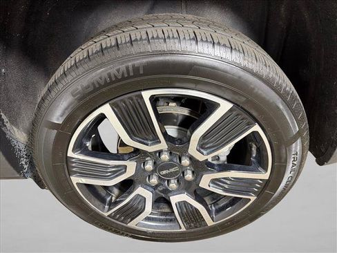 Used 2022 GMC Acadia SLT w/ Technology Package FWD image 22