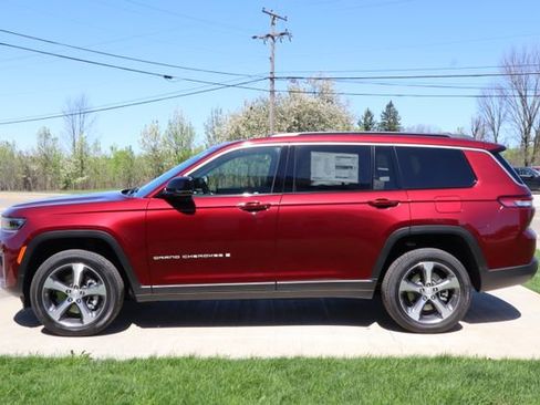 New 2026 Jeep Grand Cherokee L Limited AWD/4WD image 32