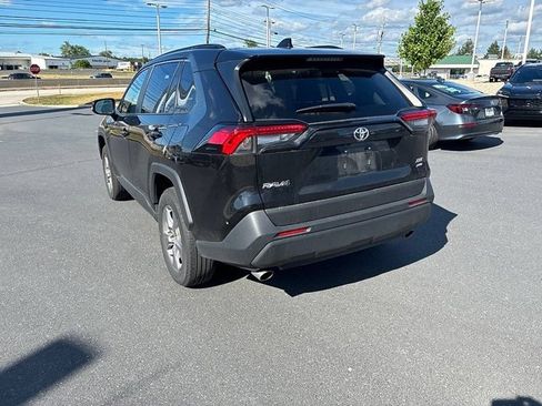 Used 2025 Toyota RAV4 XLE AWD/4WD image 11