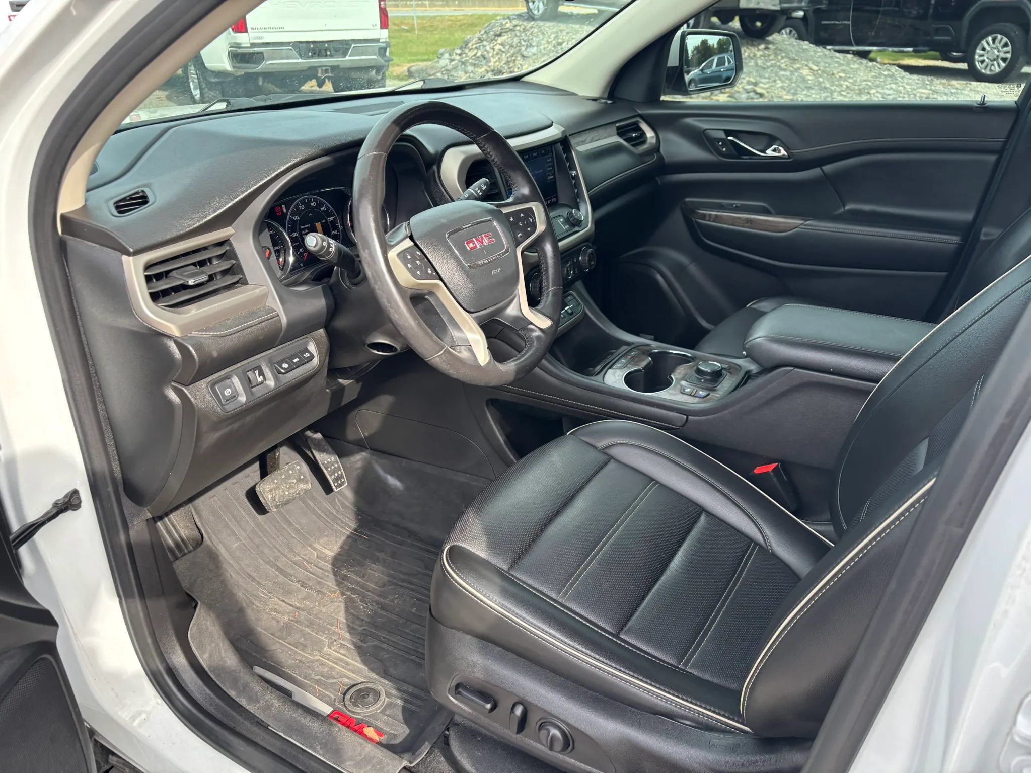 Used 2021 GMC Acadia Denali w/ Denali Technology Package AWD/4WD image 12