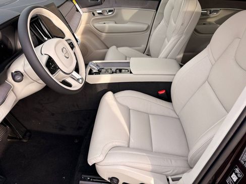 New 2026 Volvo XC90 T8 Ultra w/ Protection Package AWD/4WD image 5