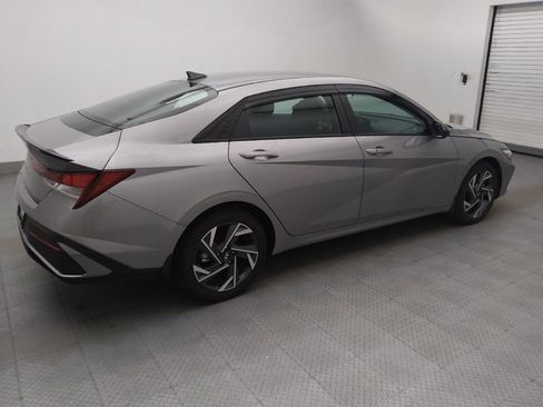 Used 2025 Hyundai Elantra Sport FWD image 10