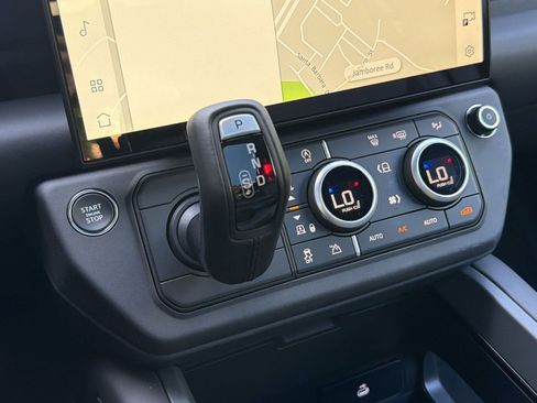 New 2026 Land Rover Defender 130 X-Dynamic SE AWD/4WD image 18