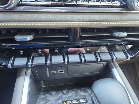 Used 2024 Chevrolet Colorado ZR2 w/ ZR2 Bison Edition image 23